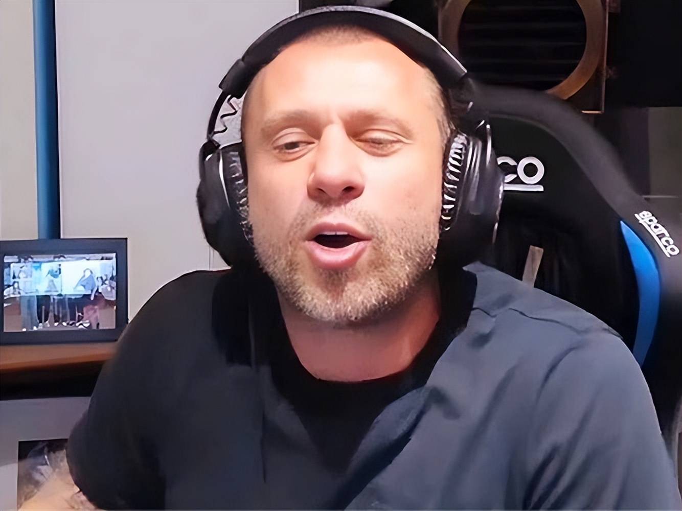 “卡疯子”荐米兰继续跟孔塞桑合作：战术思路正确，别瞎折腾了