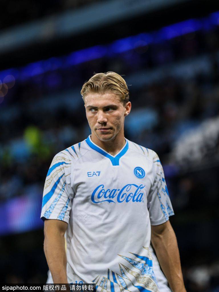 欧冠风云：哈兰德、姆巴佩与凯恩的梅开二度之争